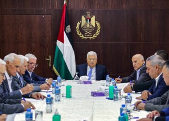 ألسلطة الفلسطينية قد تعجز عن دفع رواتب موظفيها!!