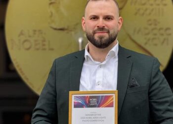 محمد أسعد يفوز بجائزة متحف نوبل بصورة “أضيء الظلام”