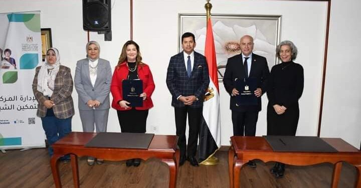 “صبحى “يشهد توقيع مذكرة تفاهم بين الوزارة والمفوضية السامية للأمم المتحدة!