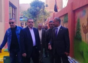 مديرعام تعليمية دشنا ومدير الأمن بالوزارة فى جولةبمدارس دشنا!
