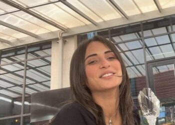   الجارحي : يشيد بموهبة النجمة السوبر ستار “خلود حافظ”