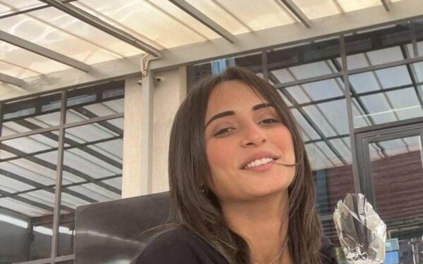 الجارحي : يشيد بموهبة النجمة السوبر ستار “خلود حافظ”