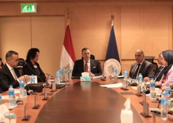 وزير السياحة والآثار يعقد اجتماعاً  لسبل تطوير منتج السياحة النيلية في مصر!