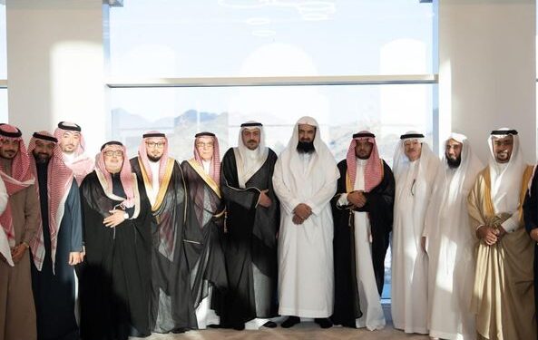 عقد أول قران بـ«المُصلى المعلق» أمام الحرم المكي!