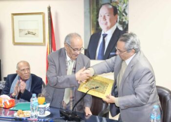 رئيس الجامعة العمالية السابق في صالون د. صديق عفيفي  