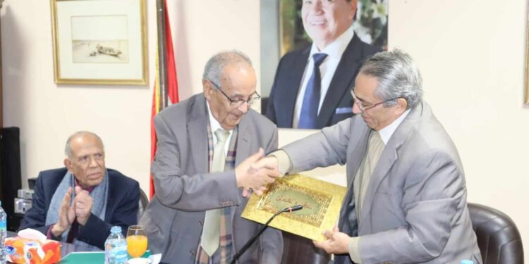 رئيس الجامعة العمالية السابق في صالون د. صديق عفيفي