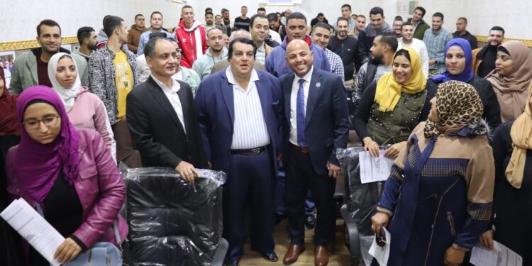 مجمع عمال مصرو ملتقي توظيفي بالتعاون مع حزب مصر الحديثة!