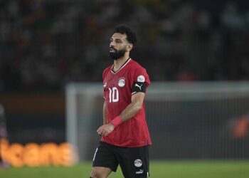 محمد صلاح ورسالة “غامضة” من كتاب بعد تعرضة لبعض الأنتقادات!!