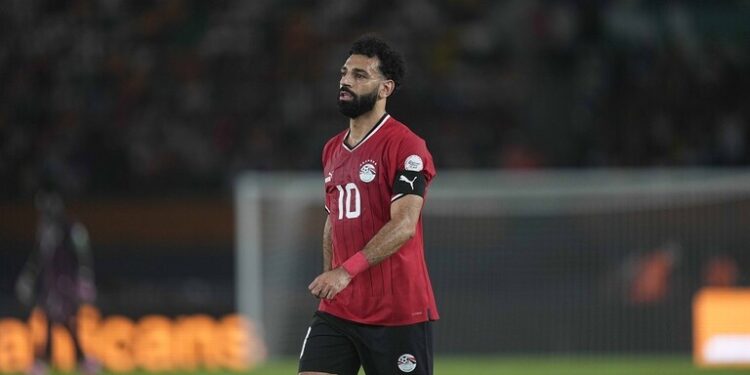 محمد صلاح ورسالة “غامضة” من كتاب بعد تعرضة لبعض الأنتقادات!!