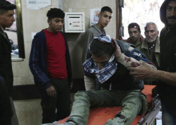 قصف إسرائيلي  كثيف استهدف وسط قطاع غزة!!