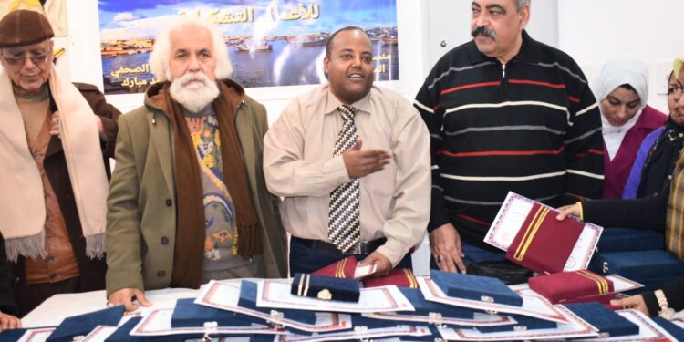 معرض للفنون التشكيلية بقصر ثقافة الانفوشي