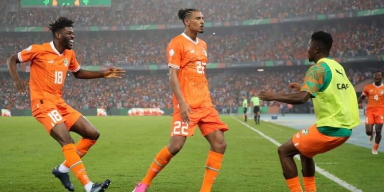 كوت ديفوار تصنع تأهل تاريخي..