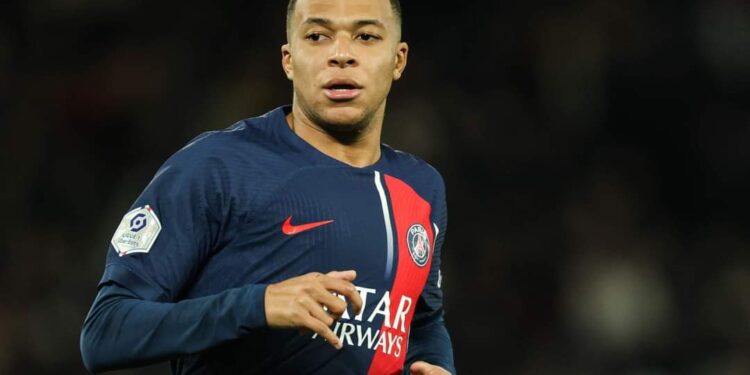 كيليان مبابى هو السر وراء التعاقد مع خوسيلو؟