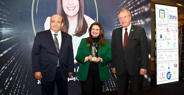 تكريم السفيرة “سها جندي “وزيرة الهجرة بقادة ٢٠٢٣ عام الأزمات !