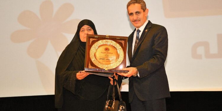 محافظ الغربية يهنئ السيدة “زينب محمود سليمان”!