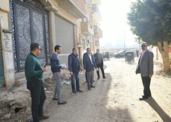 محافظ الغربية يتابع سير الاعمال في مشروعات الرصف والتطوير في المحله!