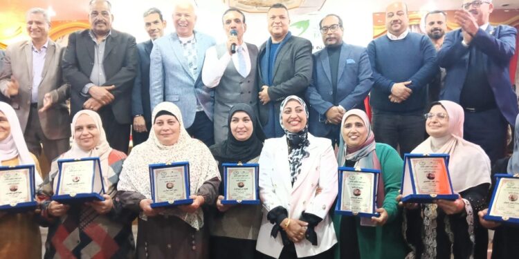 بريد جنوب القاهره وحلوان و15 مايو يكرم الام المثالية!!