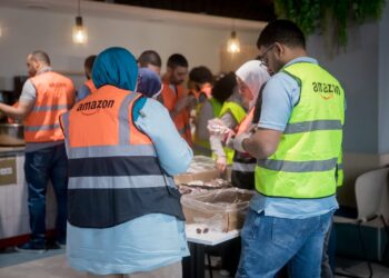 أمازون مصر تتعاون مع بنك الطعام المصري ومؤسسة شارك البسمة لتوزيع وجبات إفطار!