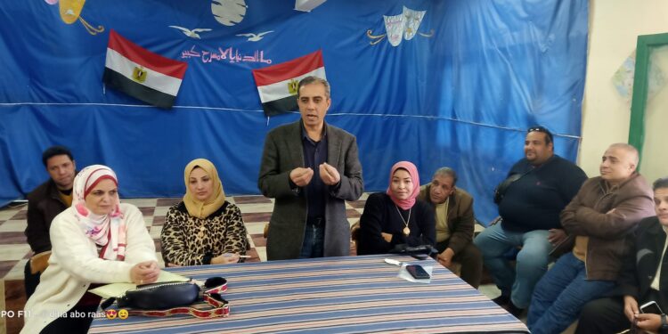 بالصور… وحدة التواصل ودعم المعلمين بتعليم القليوبية تناقش استراتيجيات العمل بالمدارس