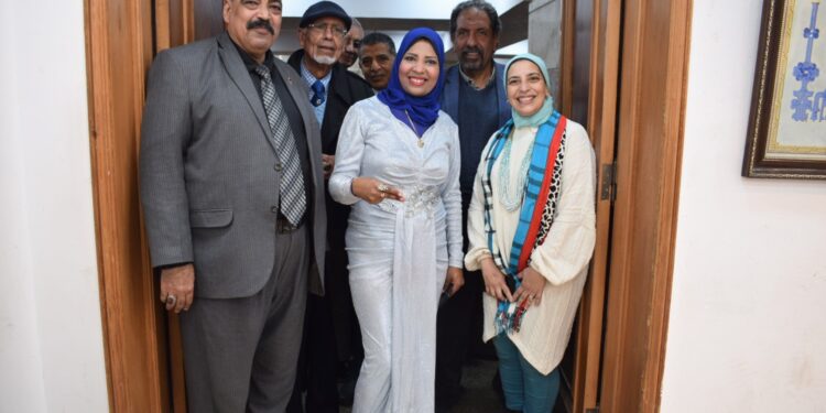 معرض للفنون التشكيلية بقصر ثقافة الأنفوشي