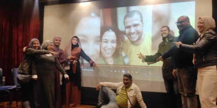 فرقة رحيل المسرحية تقدم شخبطات بمسرح مركز الحضارة