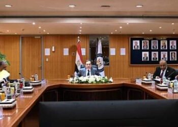 وزير البترول يترأس أعمال الجمعية العامة لشركة جنوب الوادى