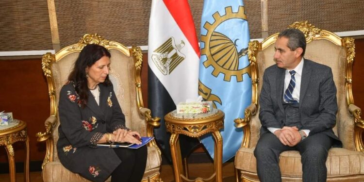 محافظ الغربية يناقش سبل التعاون المشترك مع مؤسسة فولبرايت مصر