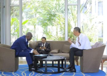 تاج الدين وسلاتي في ضيافة رئاسة جمهورية الغابون