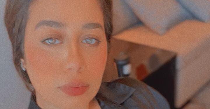 الكينج محمد منير يُشيد بالميكب ارت “اسراء البنا”