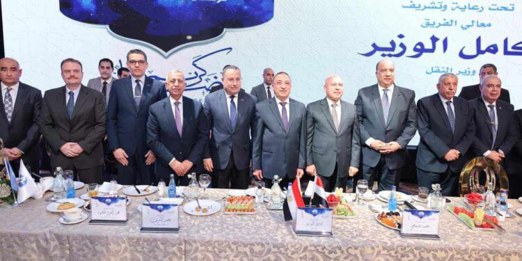 بحضور مصيلحى ووزير النقل الافطار السنوى لغرفة ملاحة الاسكندرية ومرور 25 عاما على انشاء الغرفة