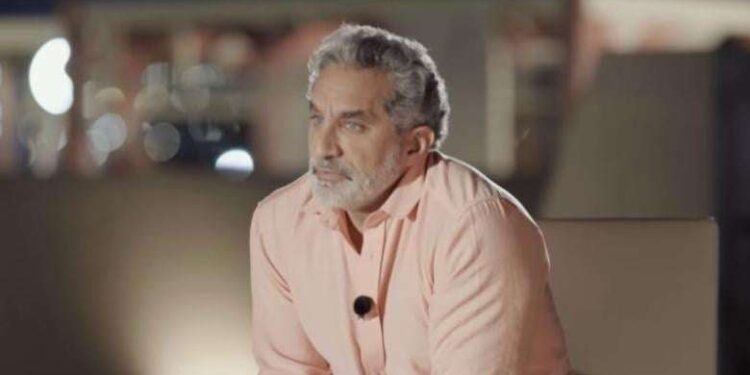  باسم يوسف وانفراد جديد لبرنامج المغرد على قناة أبو ظبي غدا!