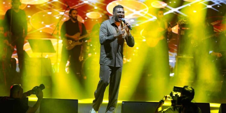 تحت شعار “كامل العدد”رامي صبري يحيي حفلا ضخمابالكويت