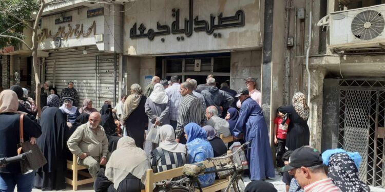 نقص الأدوية بالتأمين الصحي ..الى أين؟