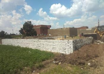 ضبط وازالة ١٧ حالة بناء مخالف وتعدي علي الأراضي الزراعية بالجيزة !