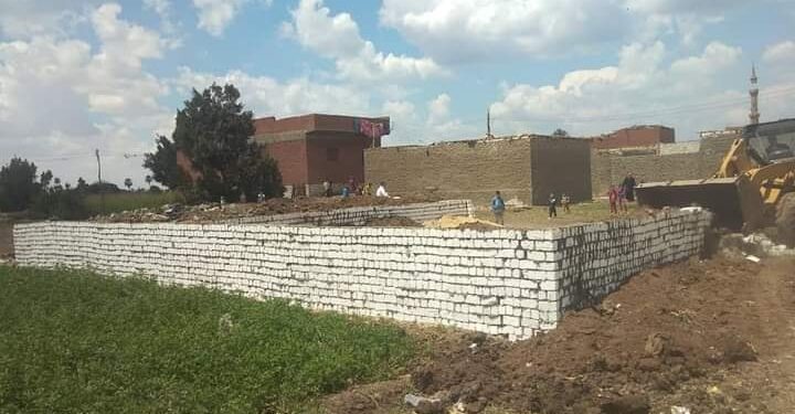 ضبط وازالة ١٧ حالة بناء مخالف وتعدي علي الأراضي الزراعية بالجيزة !