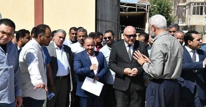 محافظ قنا يتفقد أعمال مشروع إحلال وتجديد الحملة الميكانيكية بفرشوط