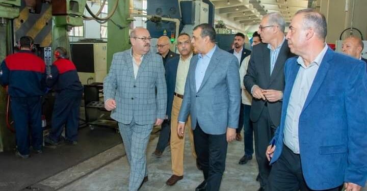 وزير الدولة للإنتاج الحربي في زيارة مفاجئة لشركة “أبو زعبل للصناعات المتخصصة”