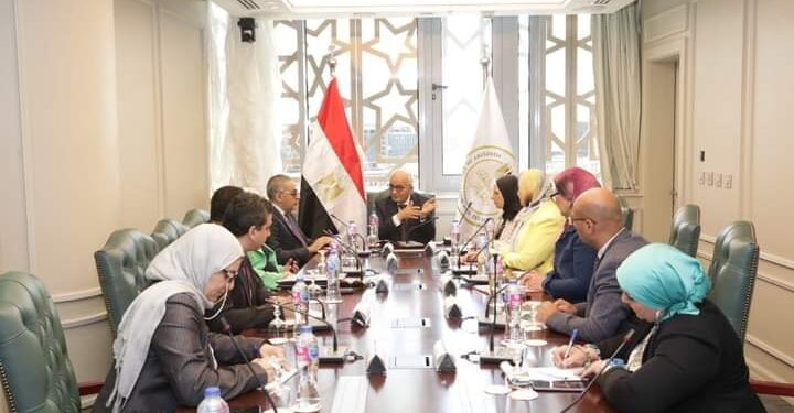 وزير التربية والتعليم يعقد اجتماعًا مع لجنة من قيادات الوزارة وسبل لتحسين جودة التعليم