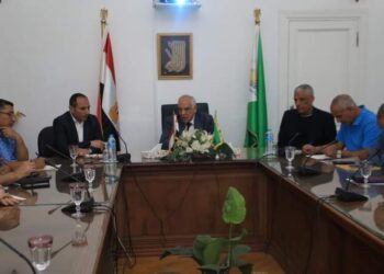 محافظ الجيزة يوجه بسرعة بدء أعمال التطوير الخاصة بالطريق السطحى