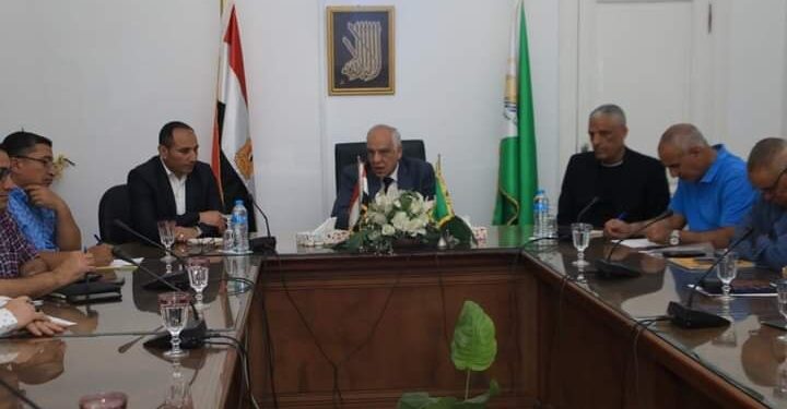 محافظ الجيزة يوجه بسرعة بدء أعمال التطوير الخاصة بالطريق السطحى