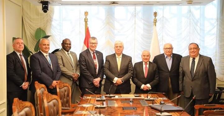 وزير التعليم العالى يبحث تعزيز التعاون مع جامعة وسط لانكشاير البريطانية ——-