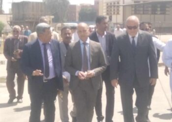 محافظ قنا يفتتح محطة الغربله بمحمع مطاحن قوص