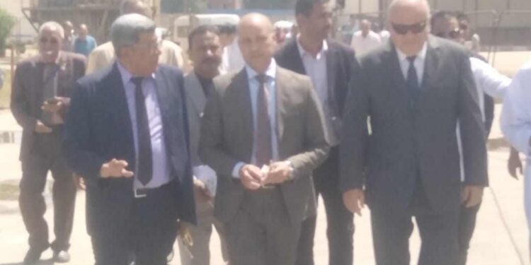 محافظ قنا يفتتح محطة الغربله بمحمع مطاحن قوص