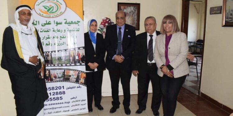 الاستاذة سيدة محمود تفتتح الملتقي التعريفي “تنفيذ مشروع الطاقة الشمسية في الصناعة لمواجهة التغير المناخي”