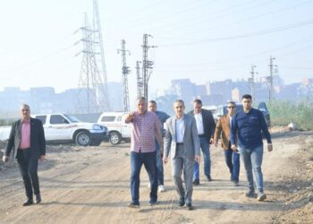 رحمي يتابع الأعمال الجارية بطريق محلة مرحوم، وغيرها