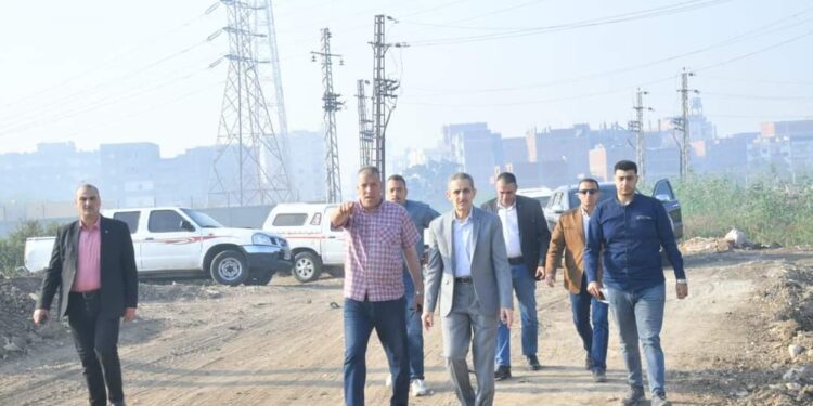 رحمي يتابع الأعمال الجارية بطريق محلة مرحوم، وغيرها