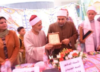 حب ووفاء وتكريم لفارس حكاية وطن