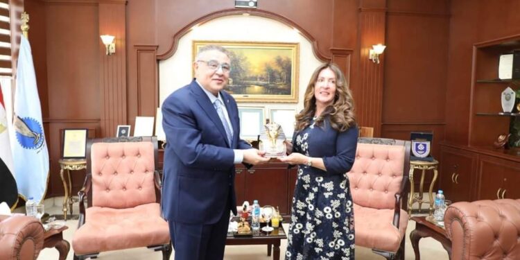 محافظ البحر الأحمر يستقبل السفيرة الأميركية لبحث أوجه التعاون المشترك