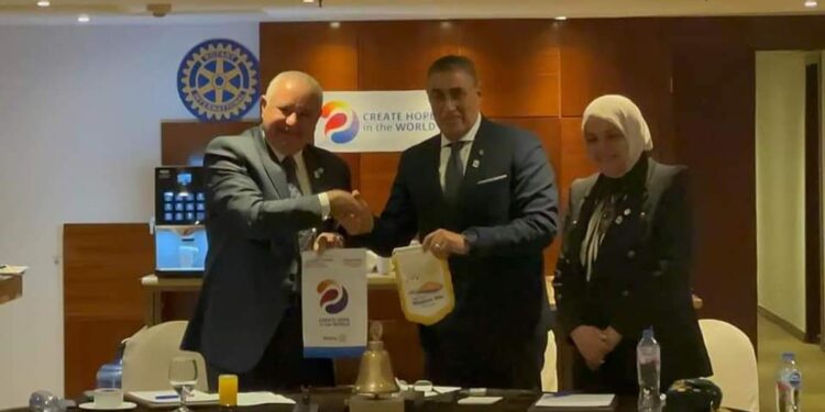 محافظ الروتاري فى ضيافة نادي روتاري الغردقة ايليتذ