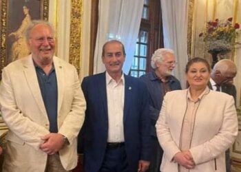 إطلاق حمامة السلام من قلب ستاد الإسكندرية ترحيبا بجلالة الملك احمد فؤاد الثاني